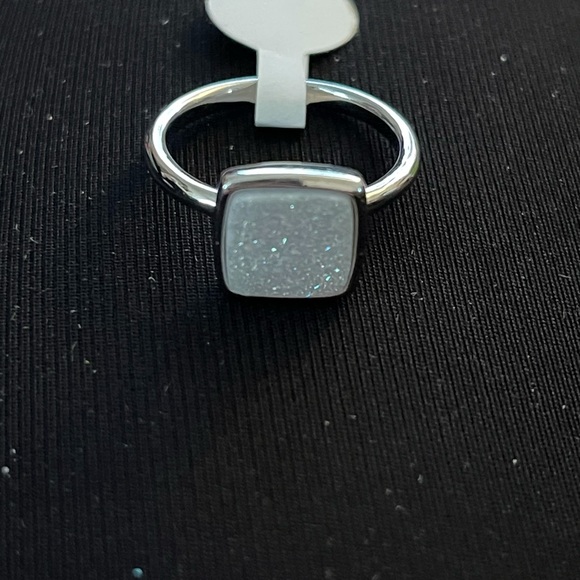 Silver ring - Picture 2 of 2